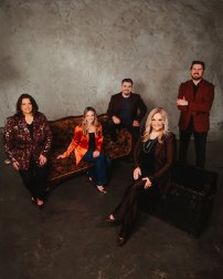 Karen Peck & New River